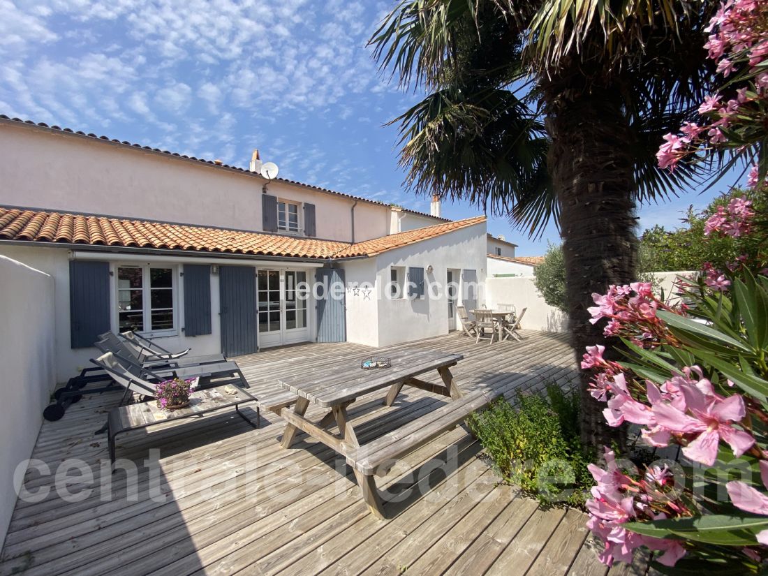 Photo 4: An accomodation located in Le Bois-Plage-en-Ré on ile de Ré.