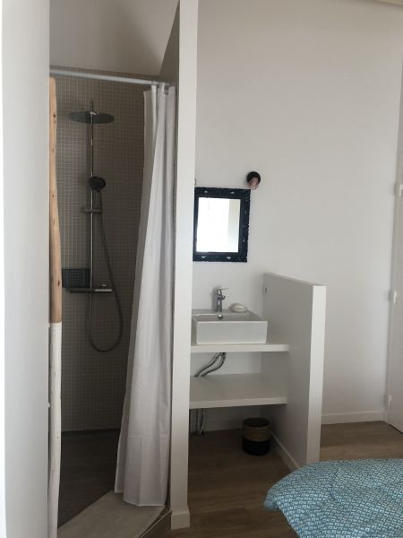 Photo 12: An accomodation located in Saint-Martin-de-R&eacute; on ile de R&eacute;.