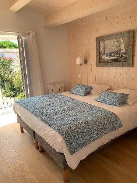 Photo 13: An accomodation located in Saint-Martin-de-R&eacute; on ile de R&eacute;.