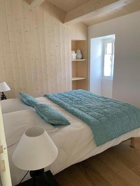 Photo 10: An accomodation located in Saint-Martin-de-R&eacute; on ile de R&eacute;.
