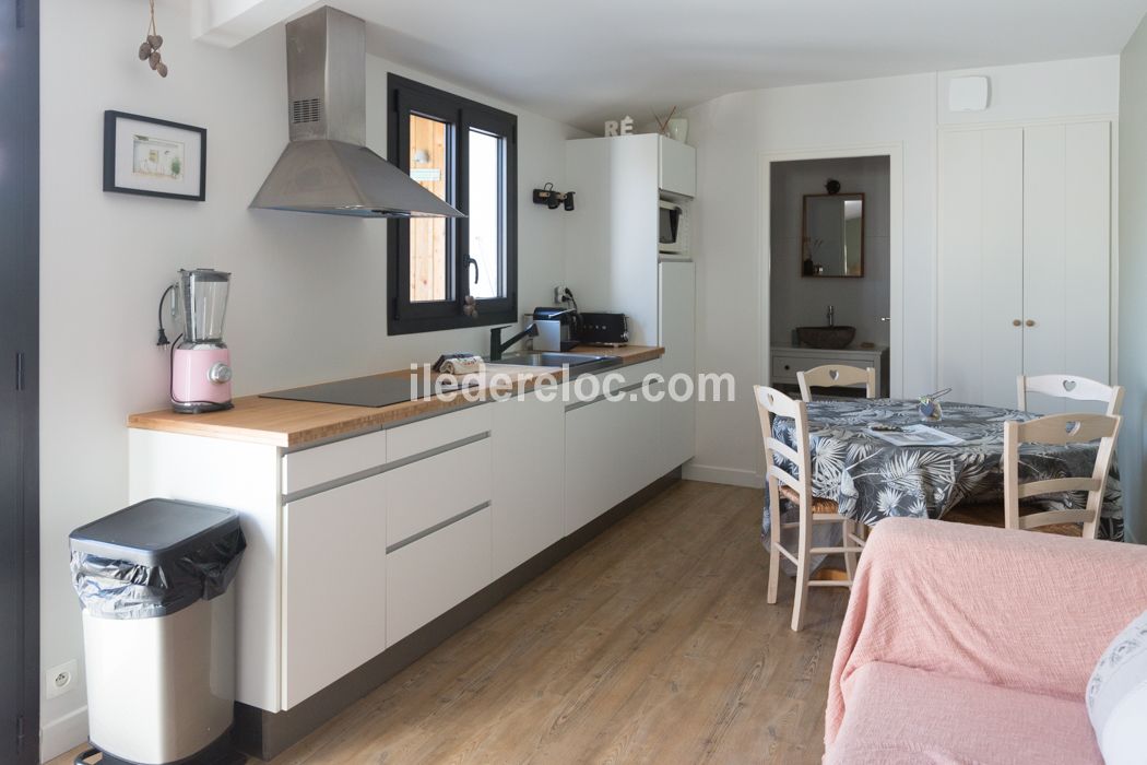 Photo 8: An accomodation located in Le Bois-Plage-en-R&eacute; on ile de R&eacute;.