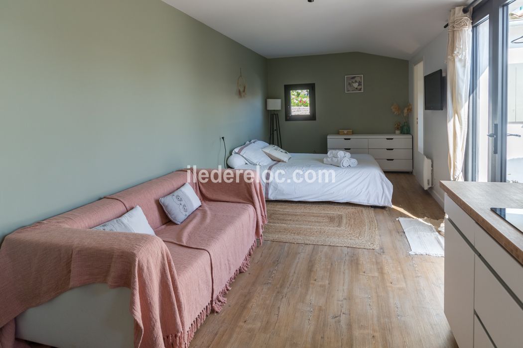 Photo 9: An accomodation located in Le Bois-Plage-en-R&eacute; on ile de R&eacute;.