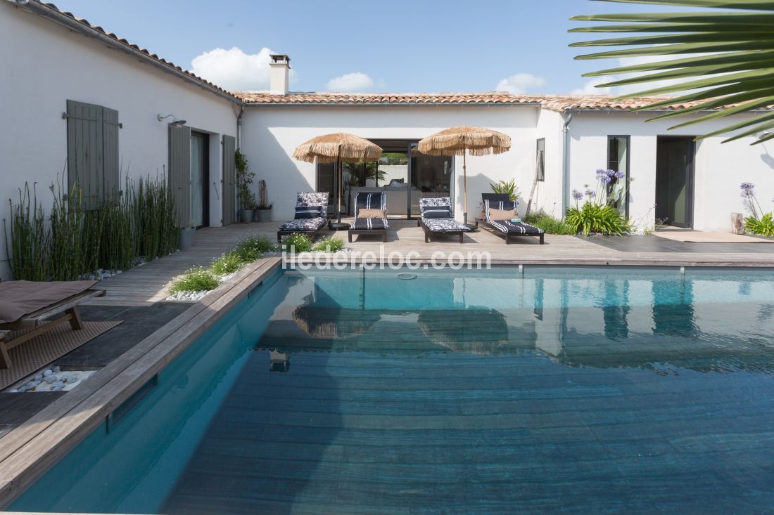 Photo 8: An accomodation located in Le Bois-Plage-en-R&eacute; on ile de R&eacute;.