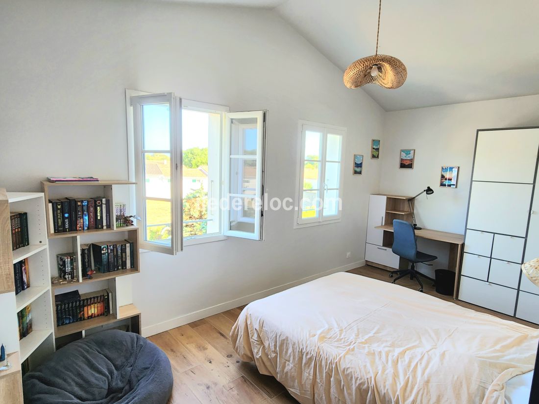 Photo 14: An accomodation located in La Couarde-sur-mer on ile de Ré.