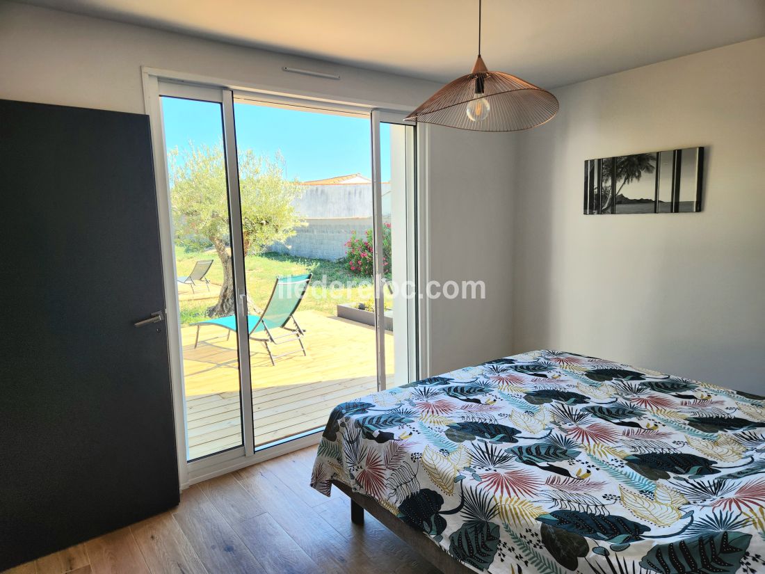 Photo 10: An accomodation located in La Couarde-sur-mer on ile de Ré.