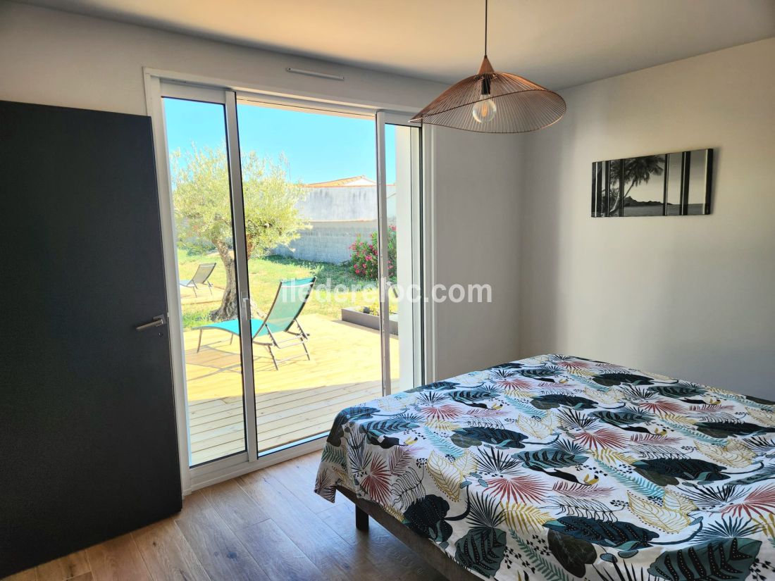 Photo 10: An accomodation located in La Couarde-sur-mer on ile de R&eacute;.