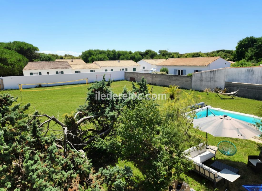 Photo 5: An accomodation located in La Couarde-sur-mer on ile de R&eacute;.