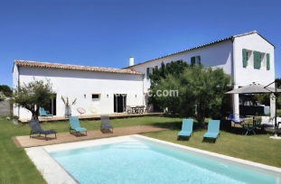 Ile de R&eacute;:Very beautiful house with swimming pool and large garden, next to the beach and 