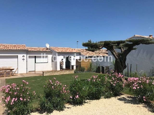 Photo 20: An accomodation located in Le Bois-Plage-en-Ré on ile de Ré.