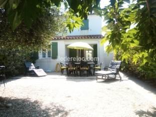 Ile de R&eacute;:House 5 people in private residence with swimming pool 150 m from the beach