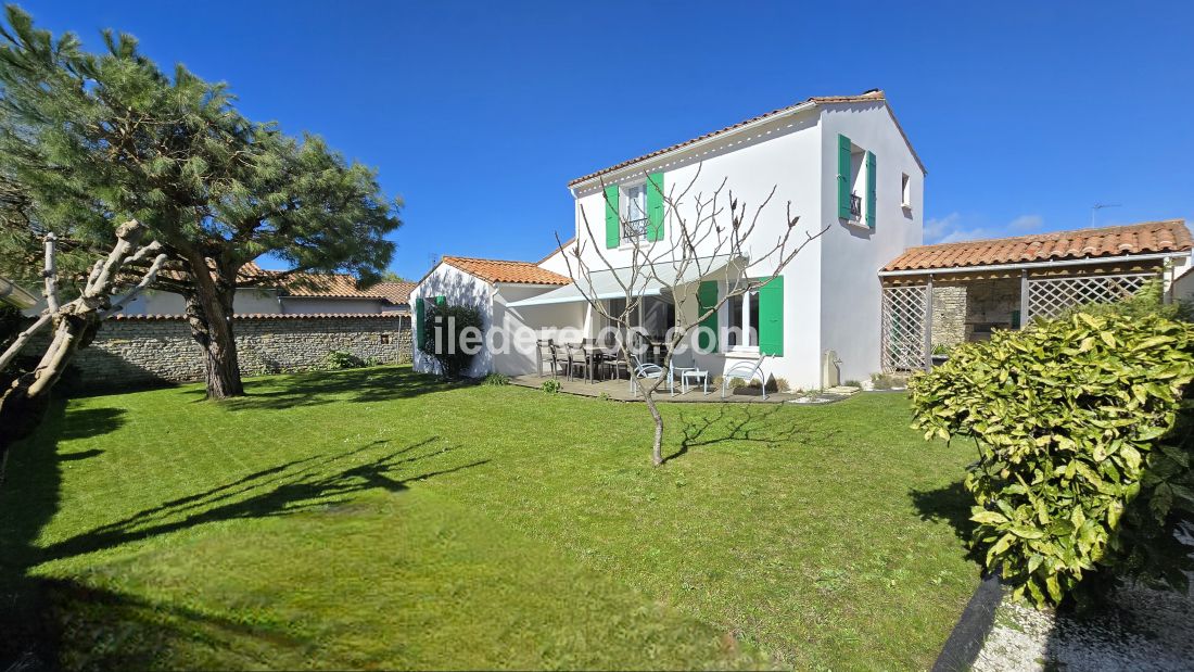 Photo 6: An accomodation located in La Flotte-en-Ré on ile de Ré.