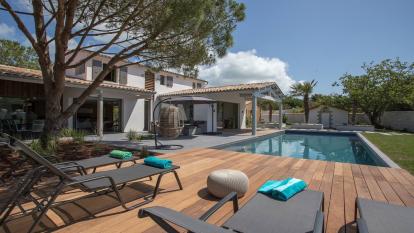 ile de ré Luxury villa with swimming pool in a peaceful environement