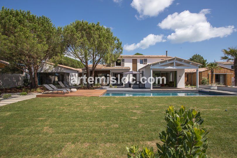 Photo 6: An accomodation located in La Flotte-en-Ré on ile de Ré.