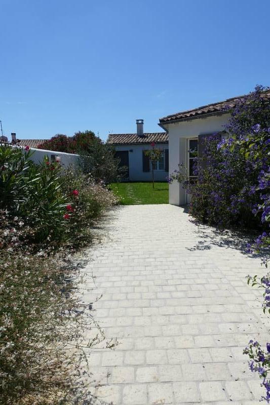 Photo 4: An accomodation located in Le Bois-Plage-en-Ré on ile de Ré.