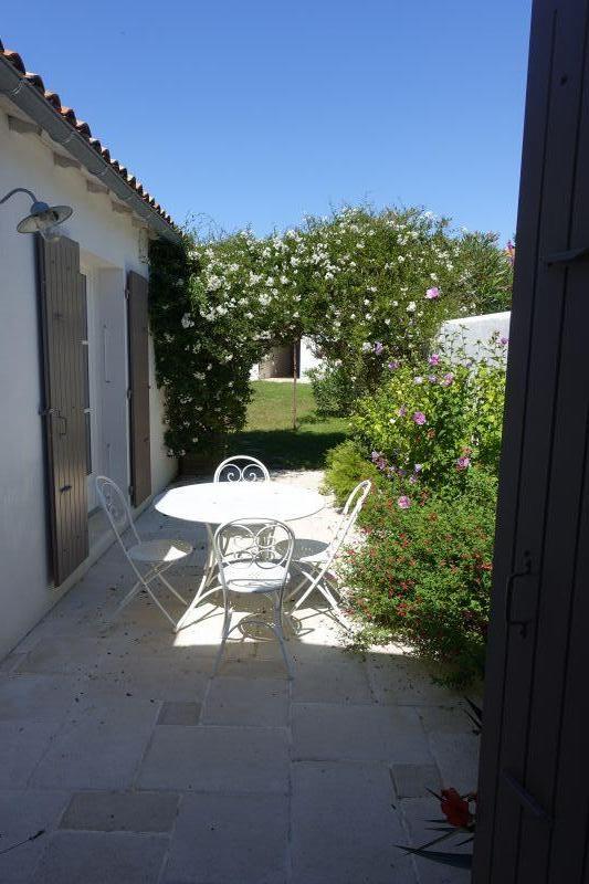 Photo 10: An accomodation located in Le Bois-Plage-en-Ré on ile de Ré.