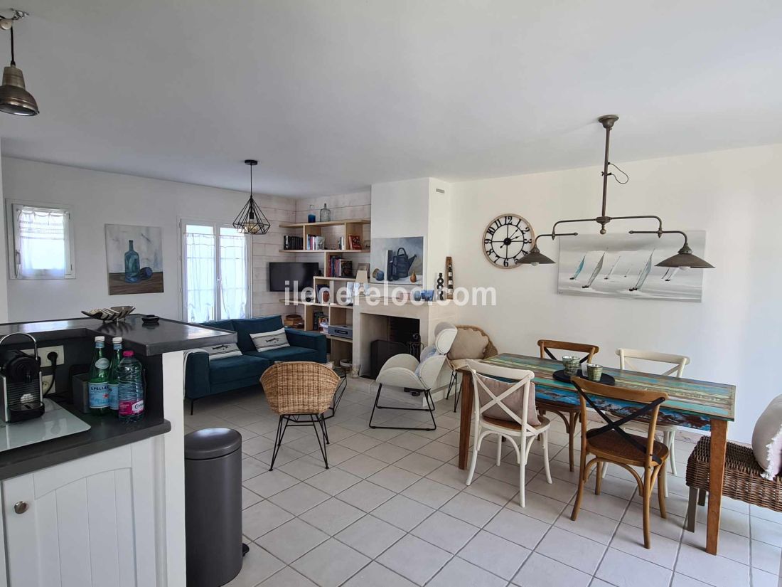 Photo 12: An accomodation located in Le Bois-Plage-en-Ré on ile de Ré.