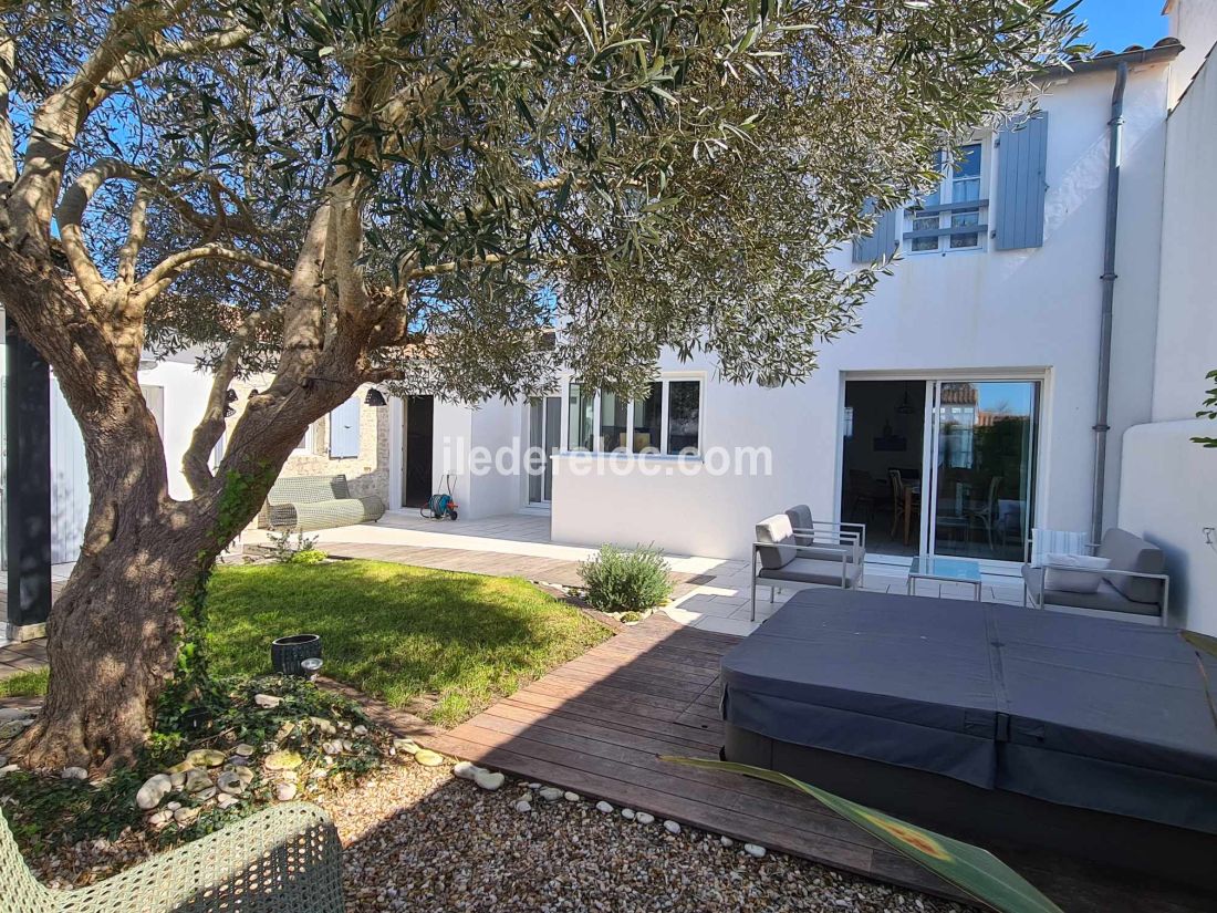 Photo 4: An accomodation located in Le Bois-Plage-en-Ré on ile de Ré.