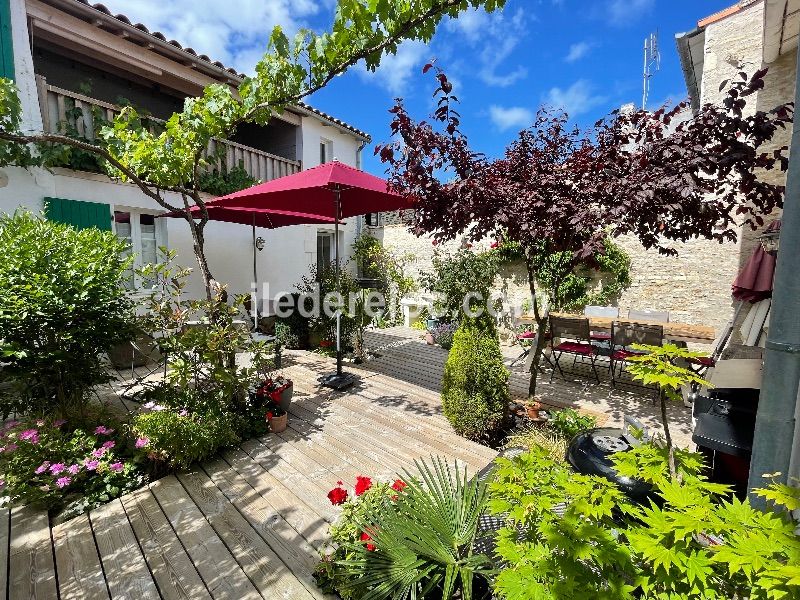 Photo 30: An accomodation located in La Couarde-sur-mer on ile de Ré.