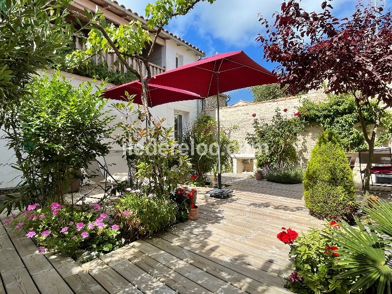 Photo 33: An accomodation located in La Couarde-sur-mer on ile de Ré.