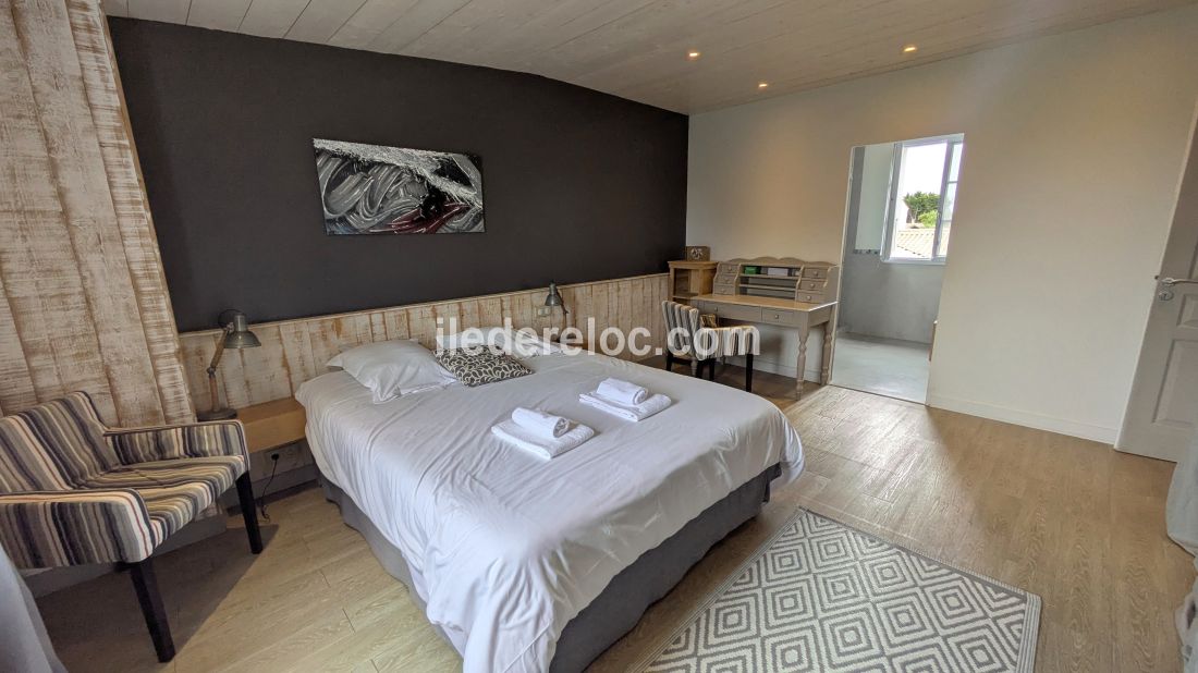 Photo 17: An accomodation located in La Couarde-sur-mer on ile de R&eacute;.