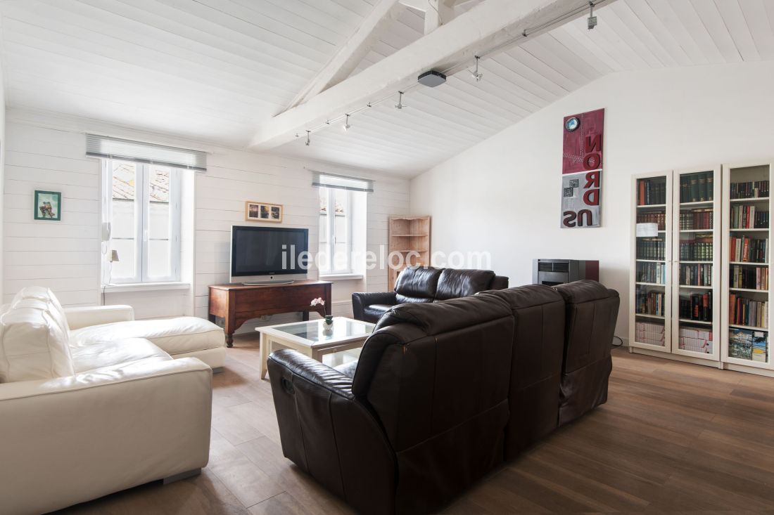 Photo 6: An accomodation located in La Flotte-en-R&eacute; on ile de R&eacute;.