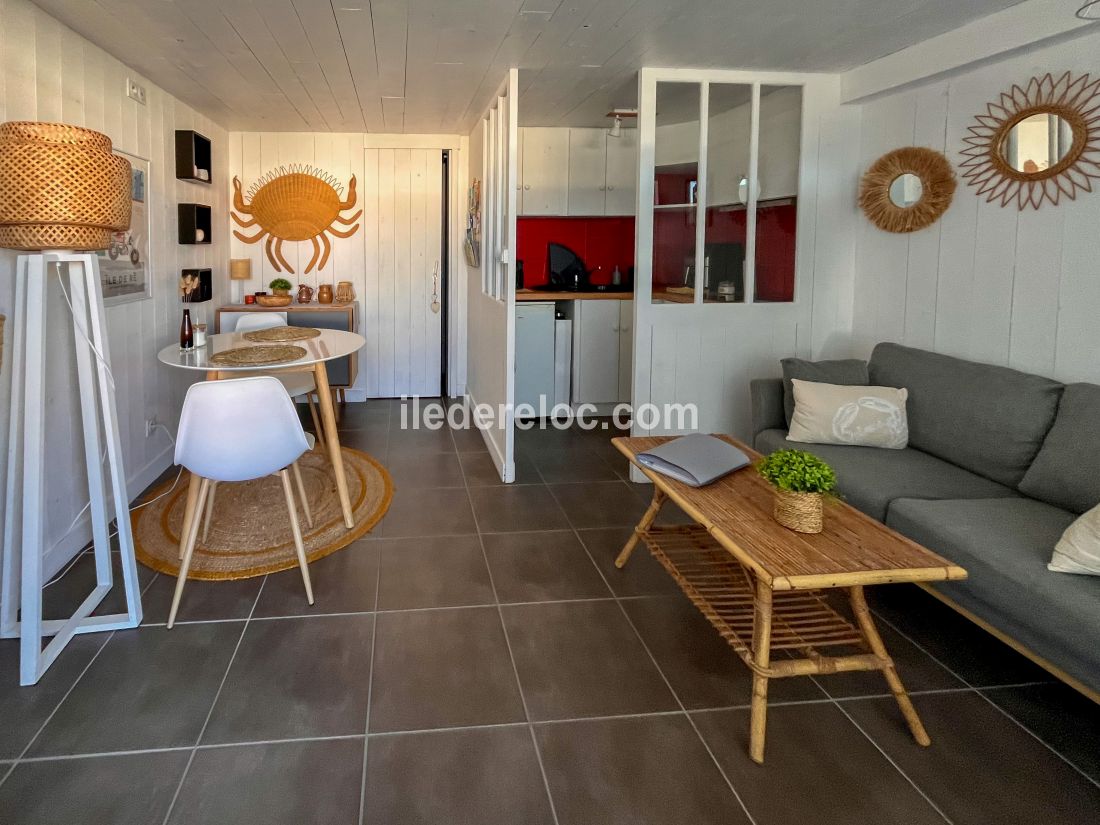 Photo 4: An accomodation located in Le Bois-Plage-en-R&eacute; on ile de R&eacute;.