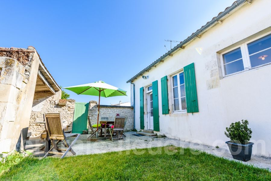 Photo 12: An accomodation located in Sainte-Marie-de-Ré on ile de Ré.