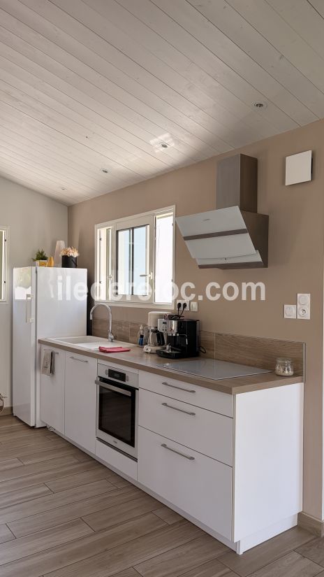 Photo 12: An accomodation located in La Flotte-en-R&eacute; on ile de R&eacute;.