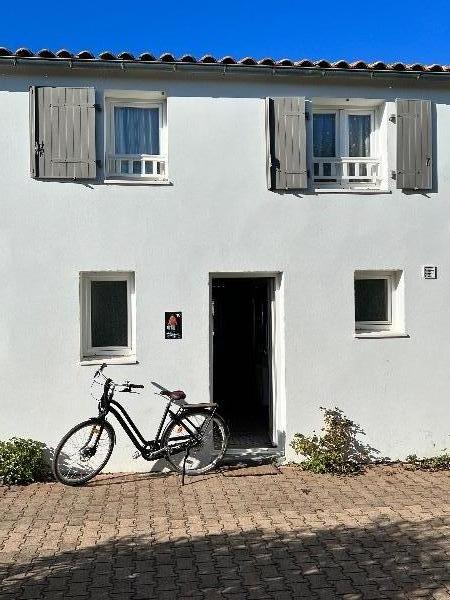 Photo 24: An accomodation located in La Couarde-sur-mer on ile de Ré.