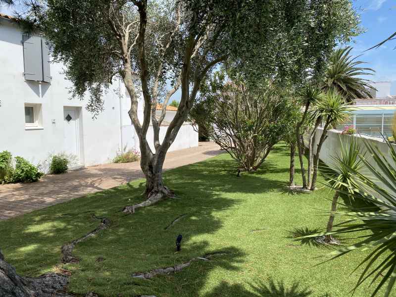 Photo 25: An accomodation located in La Couarde-sur-mer on ile de Ré.