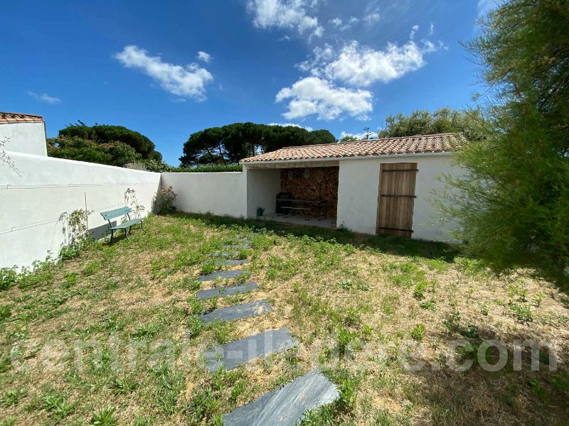 Photo 5: An accomodation located in Le Bois-Plage-en-Ré on ile de Ré.