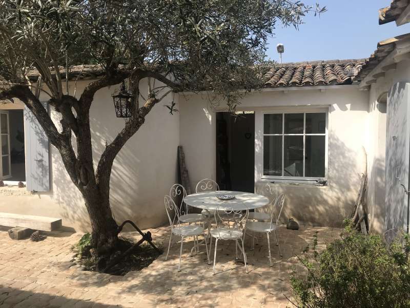 Photo 4: An accomodation located in Le Bois-Plage-en-Ré on ile de Ré.