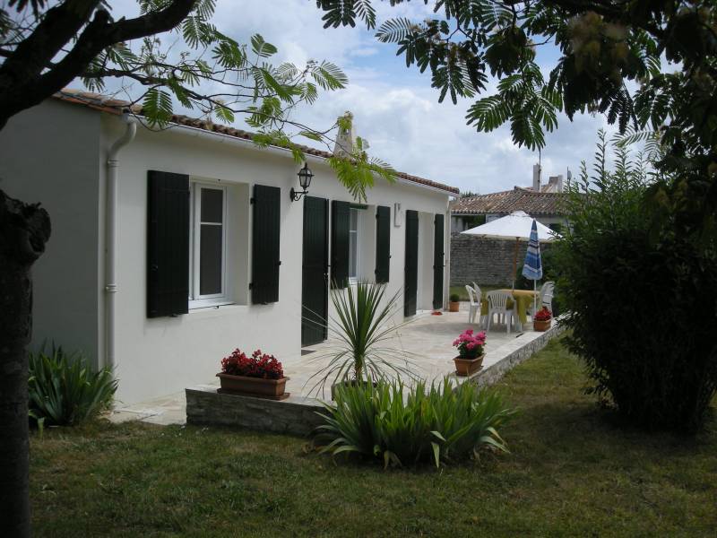 Photo 2: An accomodation located in Saint-Martin-de-Ré on ile de Ré.