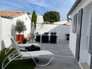Ile de Ré:Charming and comfortable holiday home with terraces and patio
