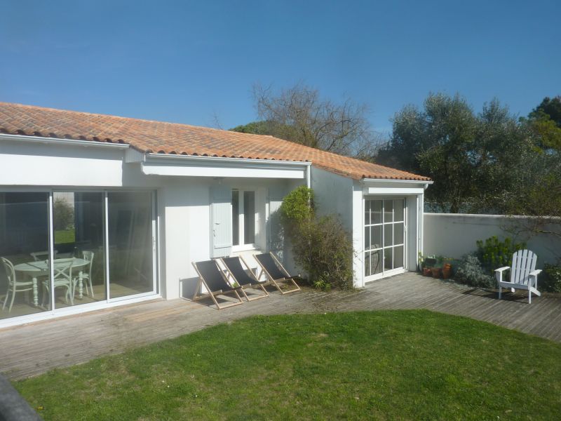 Photo 5: An accomodation located in Sainte-Marie-de-Ré on ile de Ré.