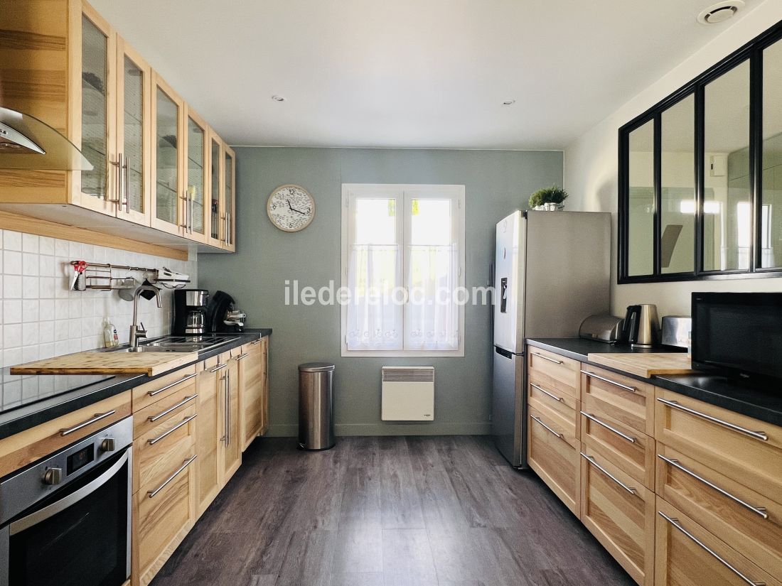 Photo 6: An accomodation located in La Flotte-en-R&eacute; on ile de R&eacute;.