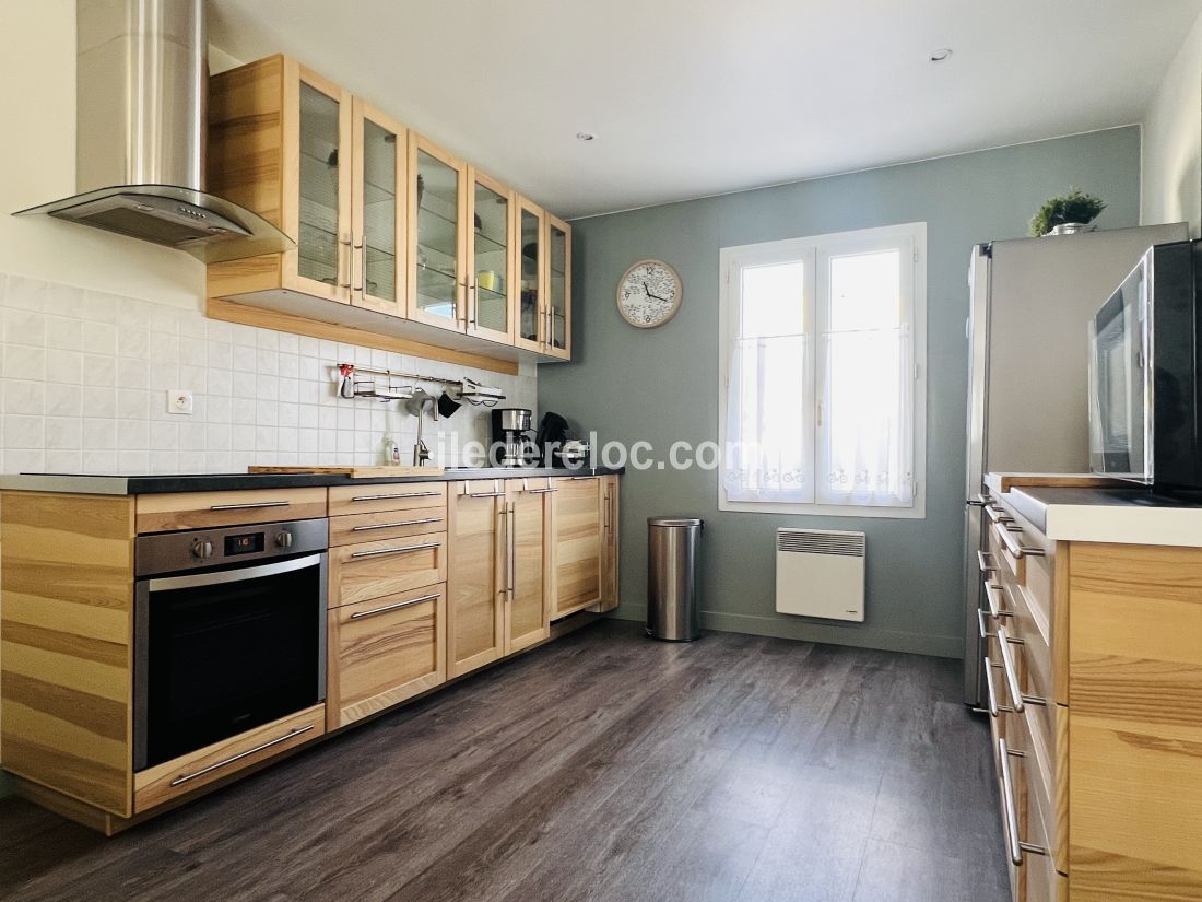 Photo 12: An accomodation located in La Flotte-en-R&eacute; on ile de R&eacute;.