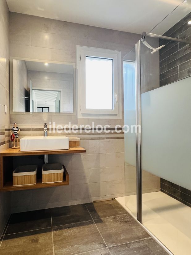 Photo 17: An accomodation located in La Flotte-en-R&eacute; on ile de R&eacute;.