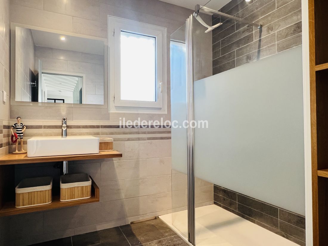 Photo 18: An accomodation located in La Flotte-en-R&eacute; on ile de R&eacute;.