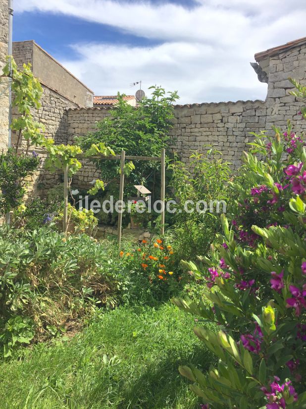 Photo 10: An accomodation located in Sainte-Marie-de-Ré on ile de Ré.