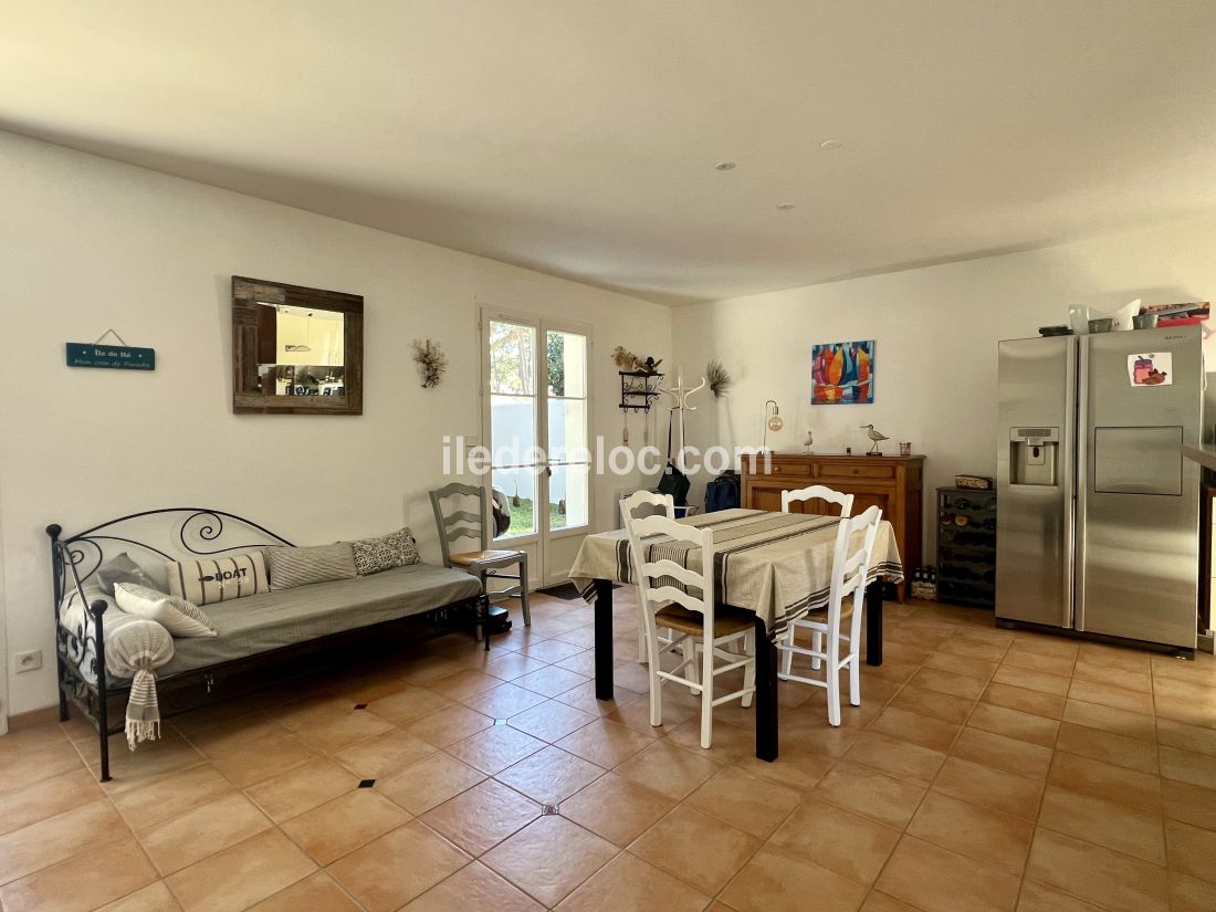 Photo 6: An accomodation located in Sainte-Marie-de-R&eacute; on ile de R&eacute;.