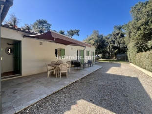 Ile de R&eacute;:Holiday home - 8 people - large plot