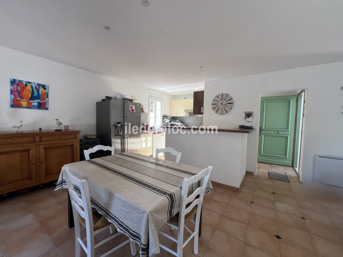 Photo 9: An accomodation located in Sainte-Marie-de-R&eacute; on ile de R&eacute;.