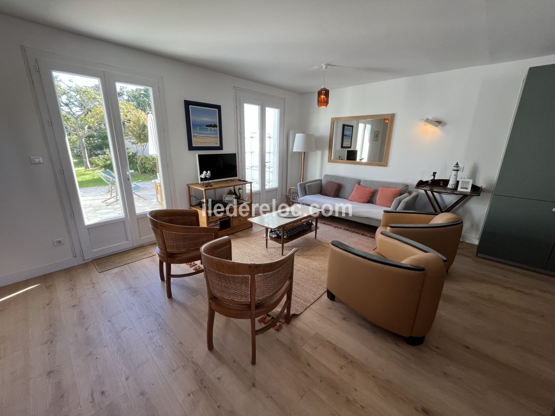 Photo 6: An accomodation located in Saint-Cl&eacute;ment-des-Baleines on ile de R&eacute;.