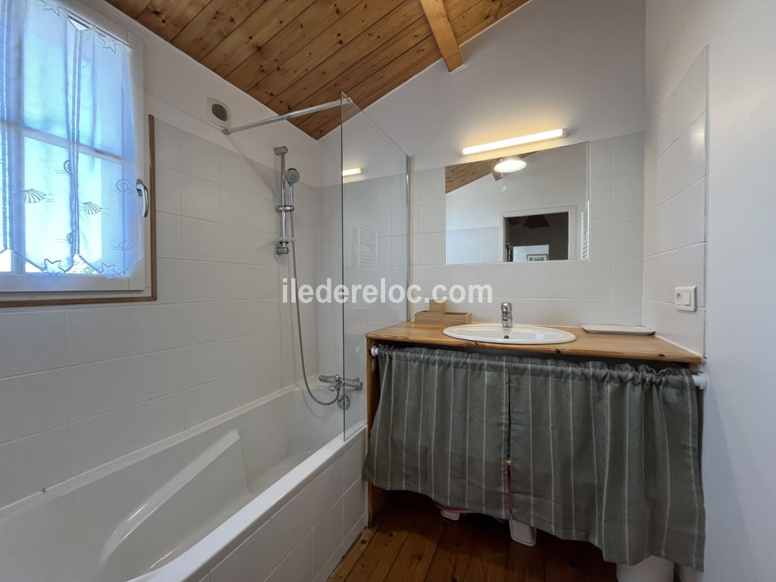 Photo 24: An accomodation located in Saint-Cl&eacute;ment-des-Baleines on ile de R&eacute;.