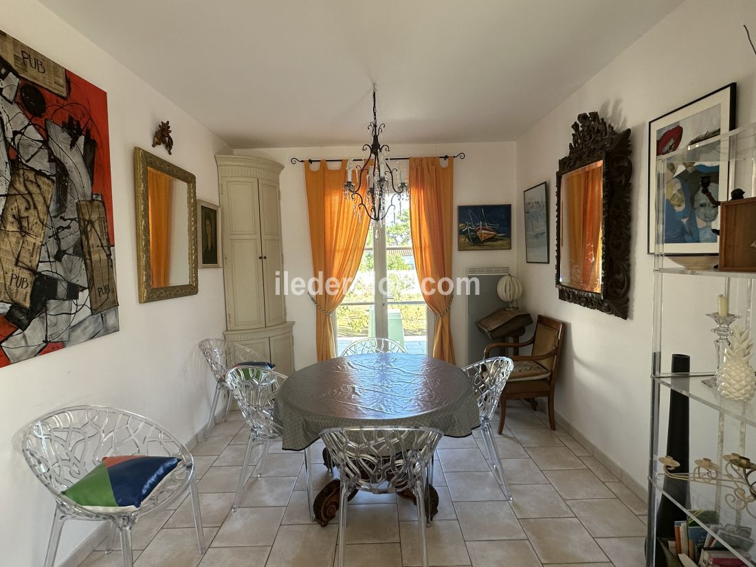 Photo 10: An accomodation located in Sainte-Marie-de-R&eacute; on ile de R&eacute;.