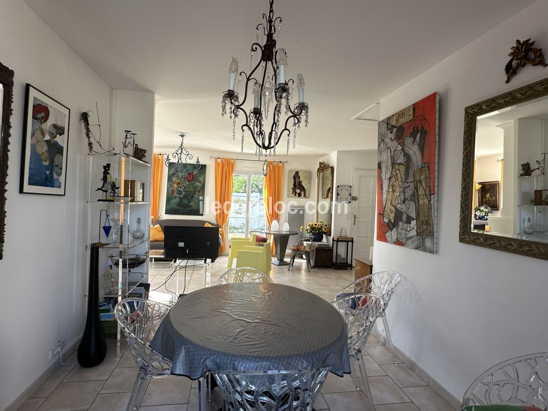 Photo 11: An accomodation located in Sainte-Marie-de-R&eacute; on ile de R&eacute;.