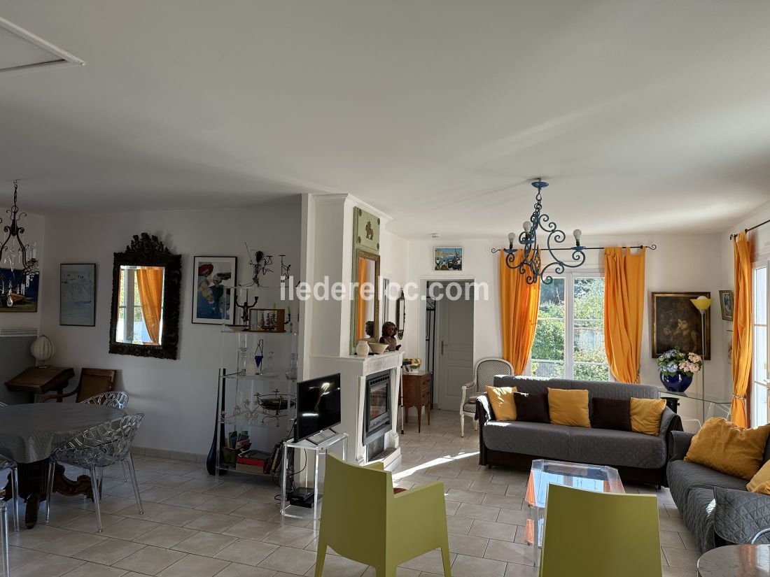 Photo 5: An accomodation located in Sainte-Marie-de-R&eacute; on ile de R&eacute;.