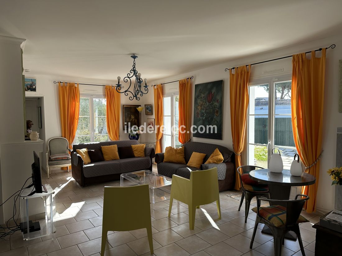 Photo 6: An accomodation located in Sainte-Marie-de-R&eacute; on ile de R&eacute;.