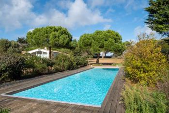 Ile de Ré:Sumptuous architect villa with sea view and direct beach access